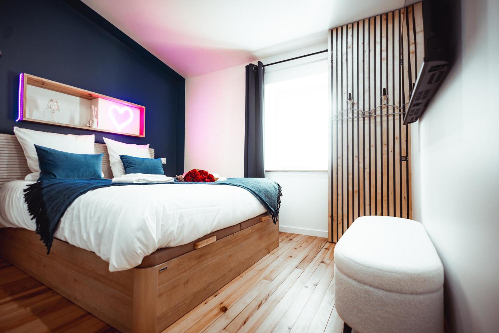 French Klss - Love Room By Prim0 C0Nciergerie Clermont-Ferrand Ngoại thất bức ảnh