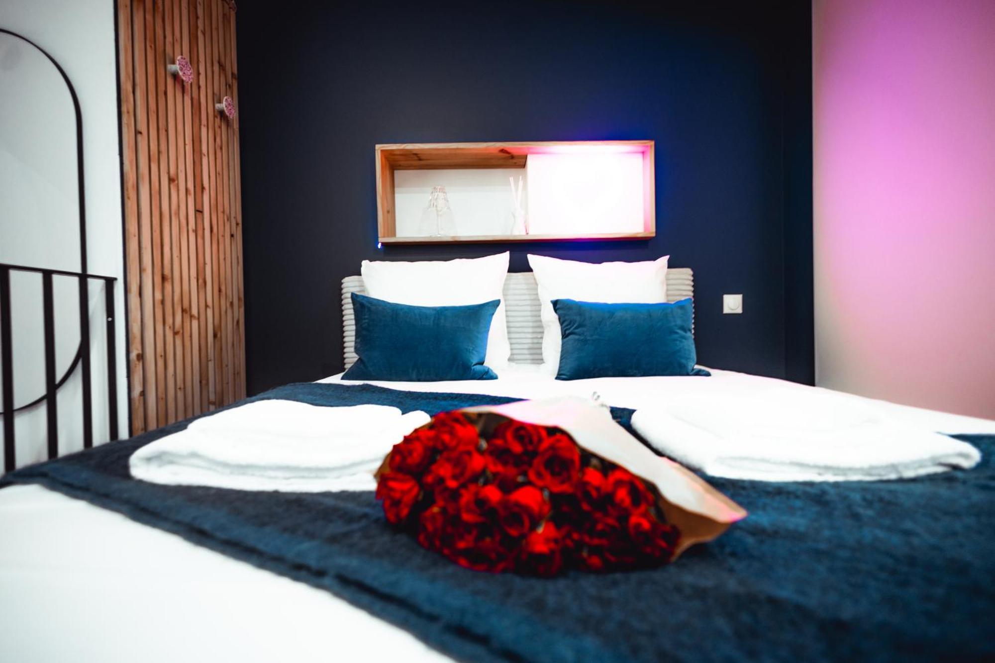 French Klss - Love Room By Prim0 C0Nciergerie Clermont-Ferrand Ngoại thất bức ảnh